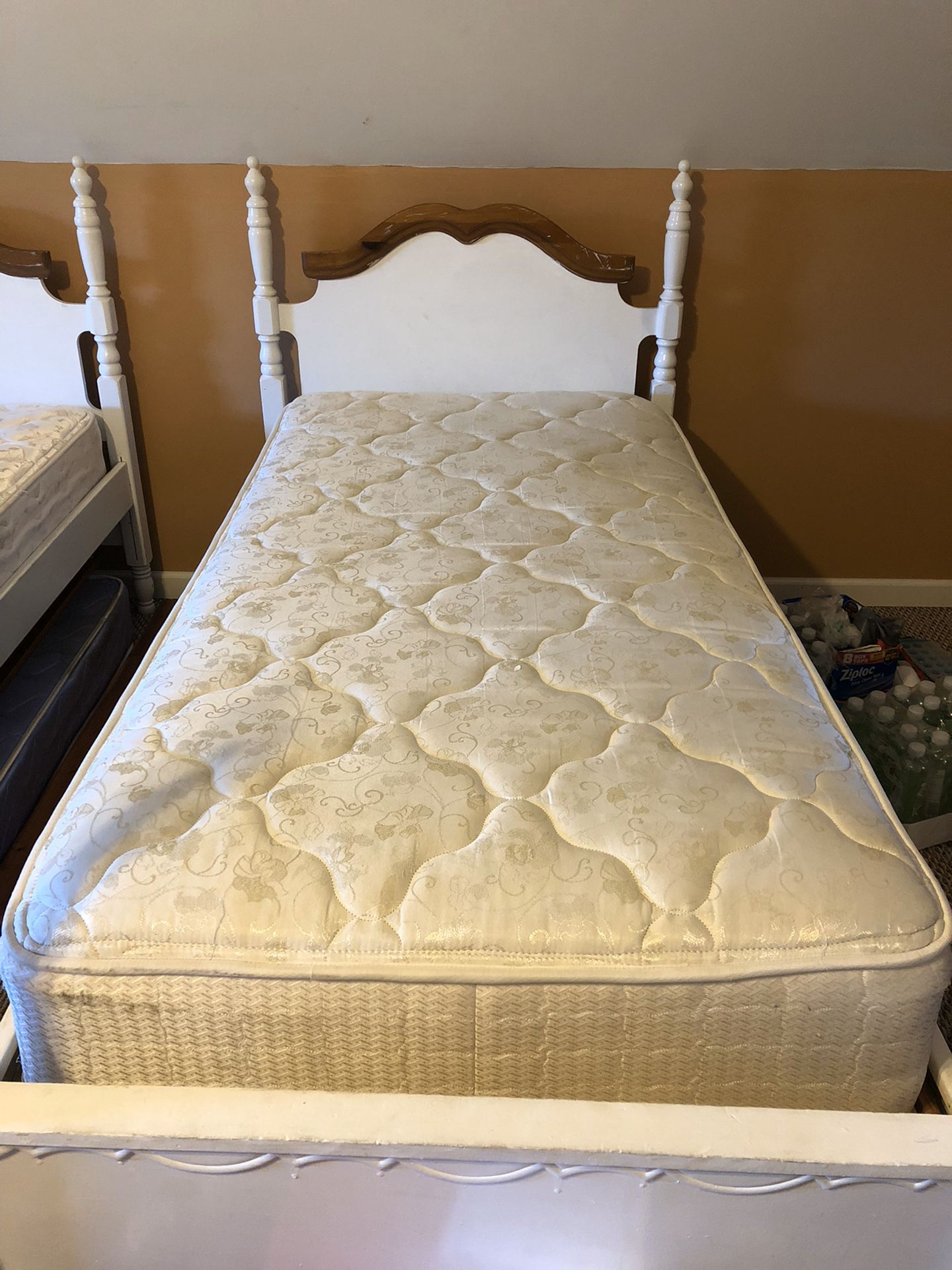 Frame twin bed