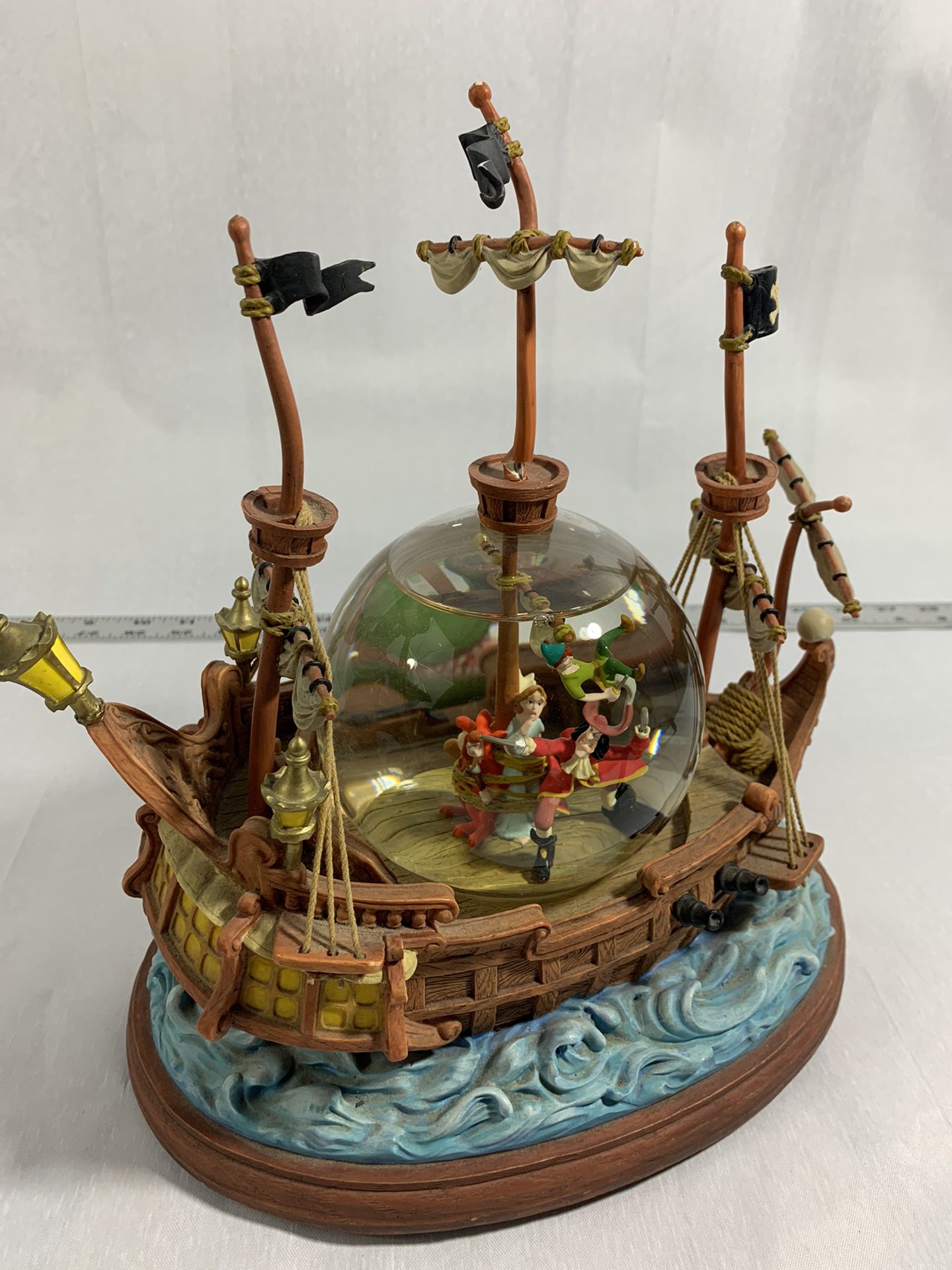 Disney snow globe (you can fly) Peter Pan and Captain Hook