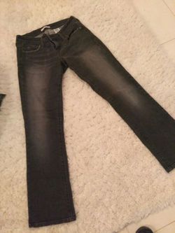 Levi jeans size 4
