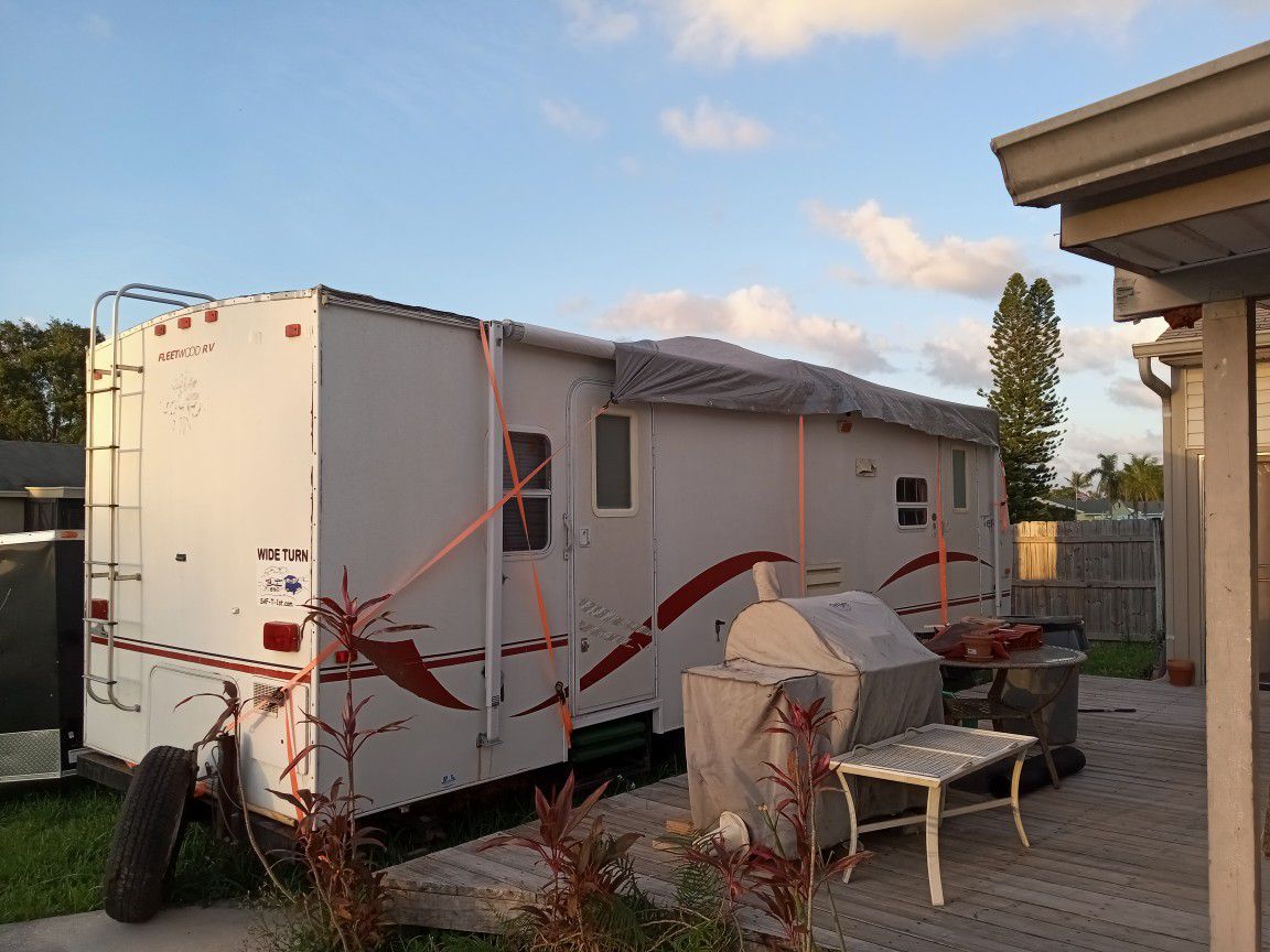 27' Fleetwood Terry Travel Trailer Project