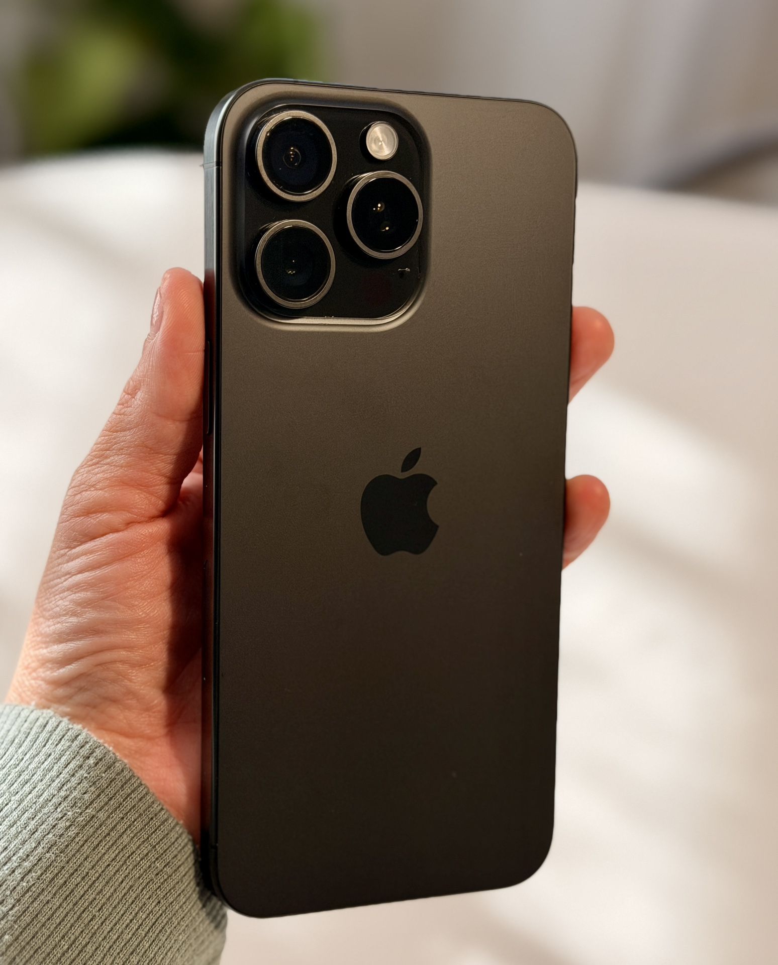 iPhone 15 Pro Max Unlocked 256GB