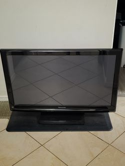 Panasonic VIERA TC-P42C2 42" Plasma TV (Not a smart T.V)