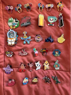 Disney Diamond back Authentic pin lot