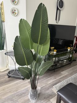 Pretty Artificial Plant 5 Ft Tall! Brand New 