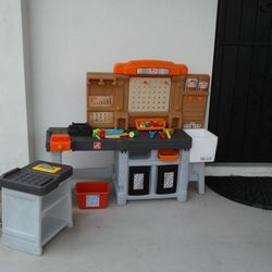 Step 2 Play Tools bench For Toddlers 