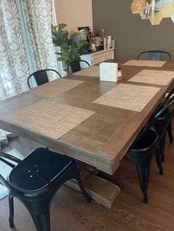 Extendable Dining table