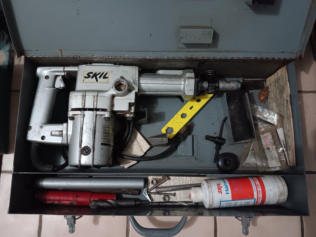 SkiL Hammer Drill