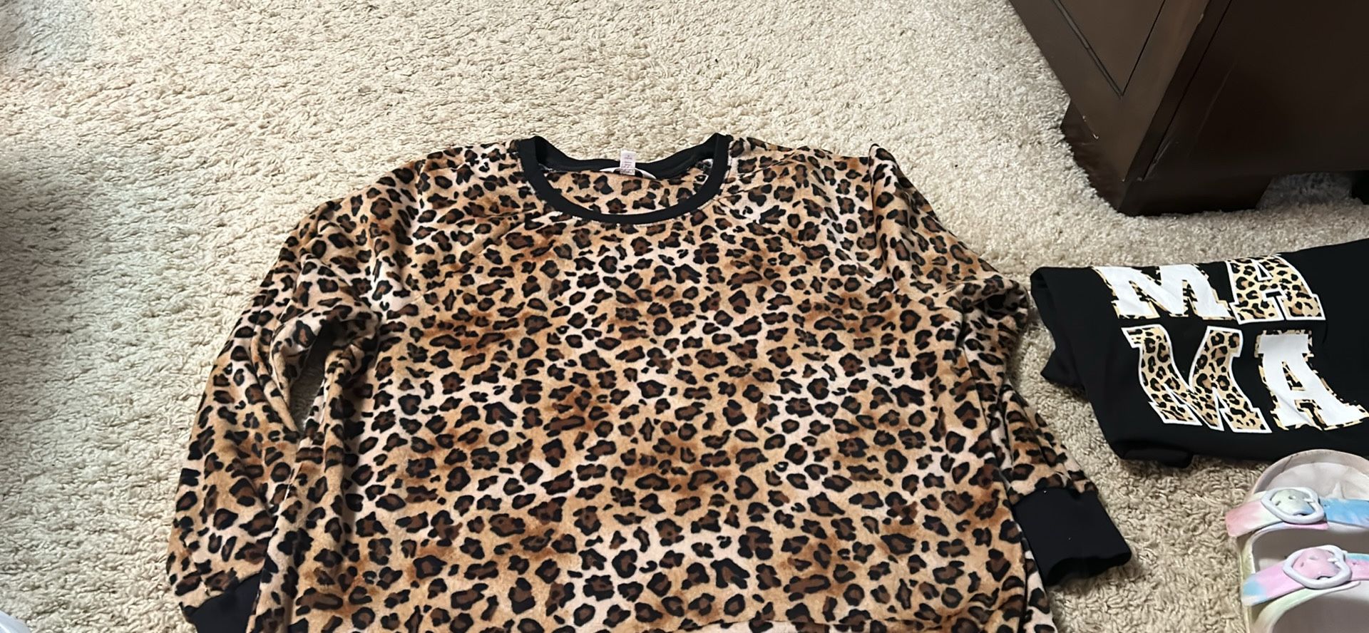 Lg Cheetah Pull Over