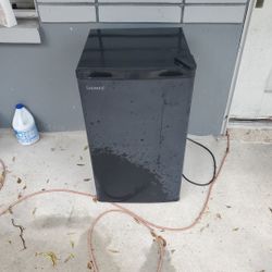 Mini fridge works great