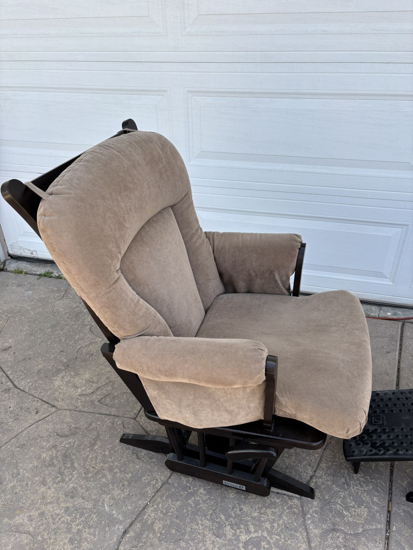 DUTALIER glider In Great Condition $ 100