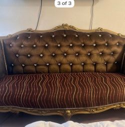 Couch set