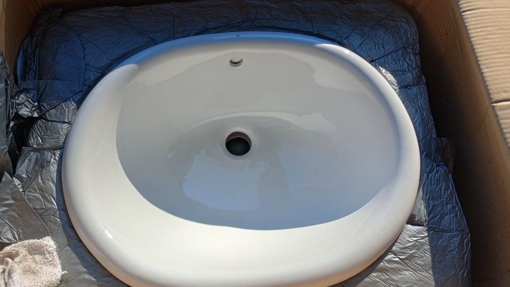St Thomas Creations Madrid Jr Sink