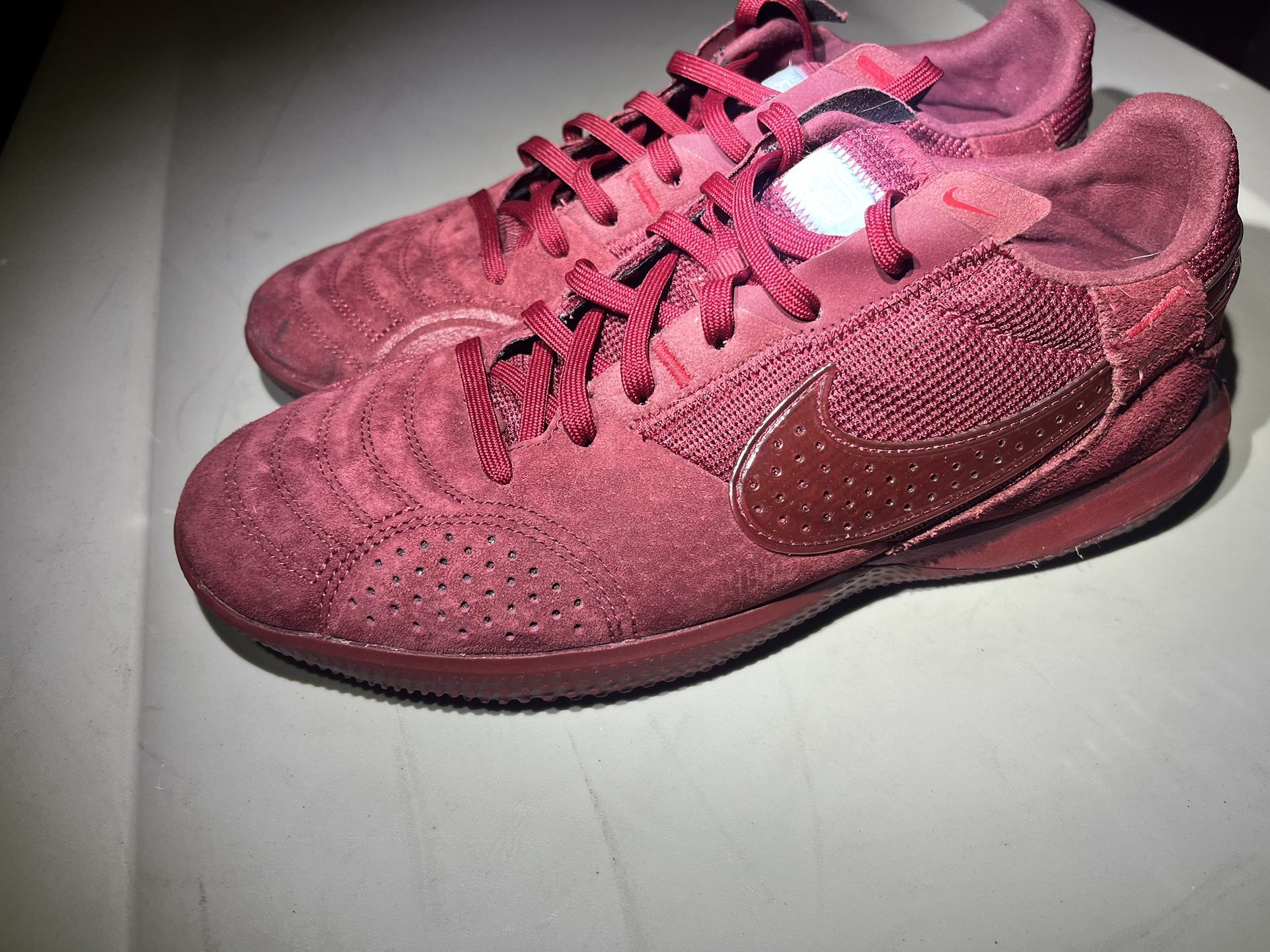 NIKE STREETGATO STREET GATO "INDOOR SOCCER CLEATS" TEAM RED SZ M7 W8.5 DC8466