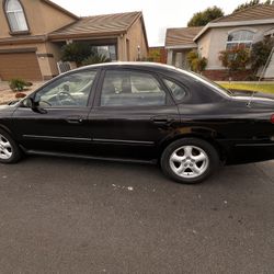 2003 Ford Taurus