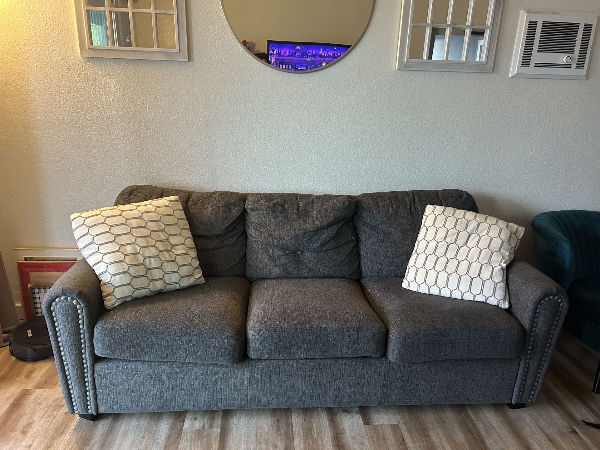 Single Couch With Full Pull Out Bed