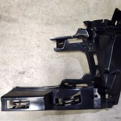 OEM BMW FRONT BUMPER LEFT LOWER INNER BRACKET 