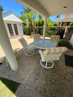 Brown Jordan 5-piece outdoor dining set