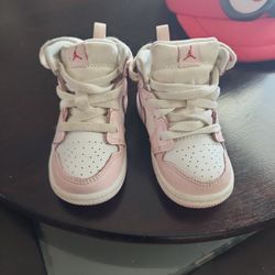 Jordan 1s (Girls) size 5c