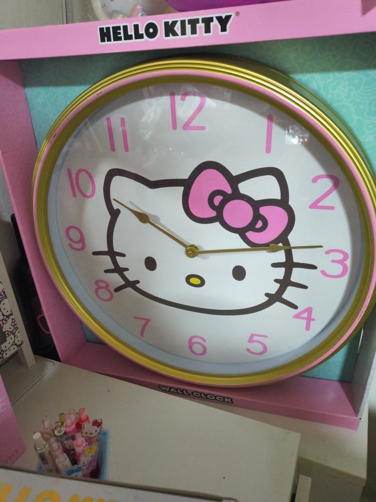Hello Kitty Wall Clock