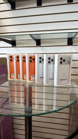 iPhone 17 Pro Max / Warranty/ Unlocked/ Payment Available 