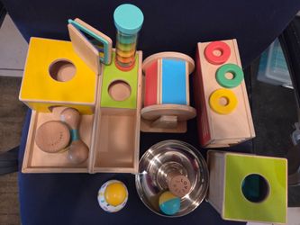 Lovevery playthings lot (11 items)