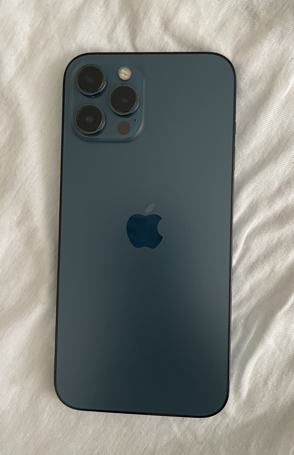 iPhone 12 Pro Max 128GB *icloud locked