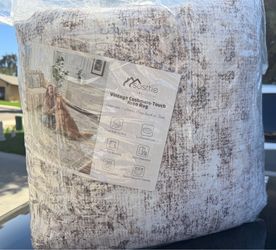 New area rug 8‘ x 10‘ $40
