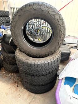 BFG All-terrain T/A KO2 tires 285/70R17