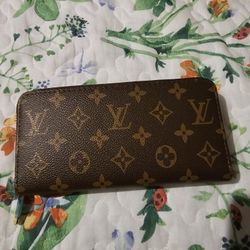 Large Brown Zip Wallet