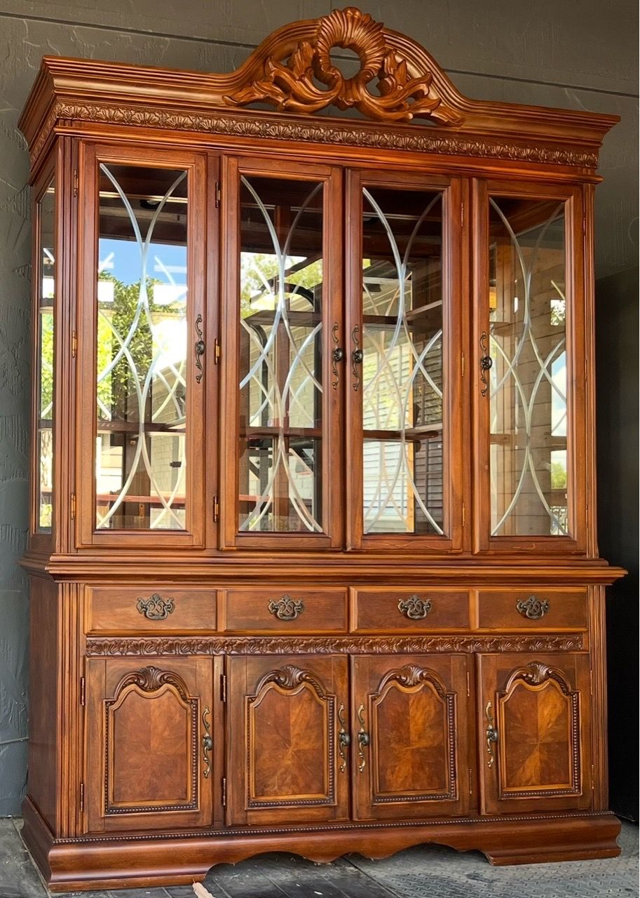 China Cabinet Hutch for Sale in San Antonio, TX - OfferUp