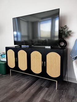 Samsung TV & Rattan Sideboard / TV Stand