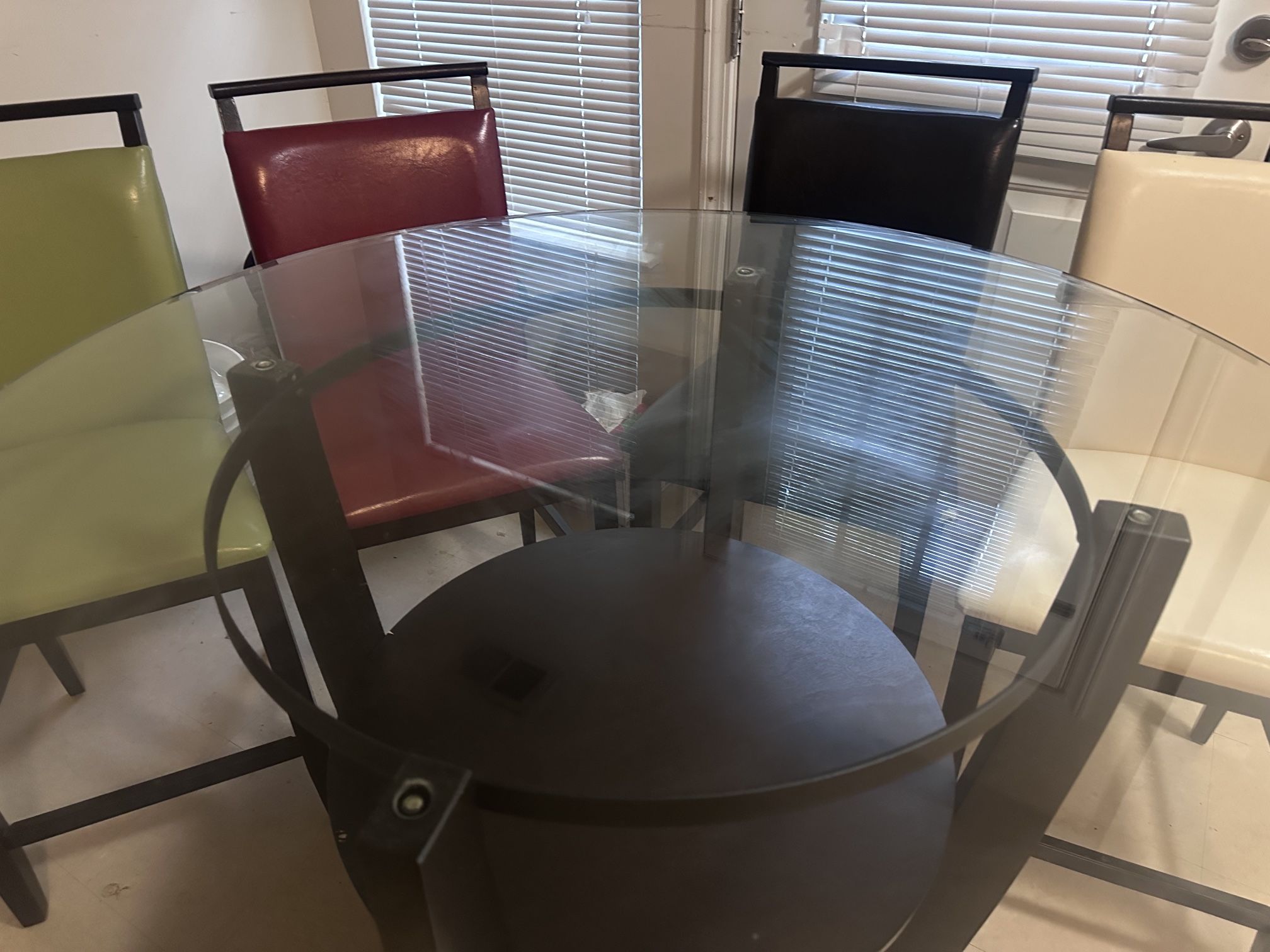 Like New 5-Piece Kitchen Table & Chairs Set