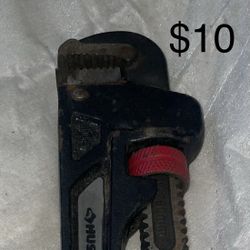 Husky Pipe Wrench 10 In