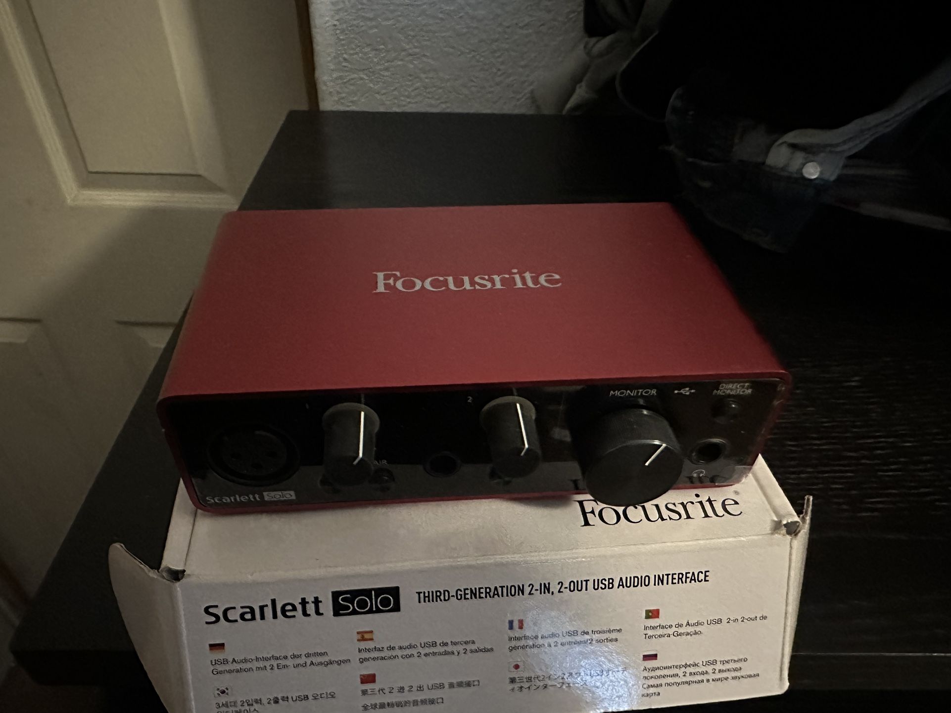 focusrite scarlett solo 3rd generation 2-in, out usb audio interface