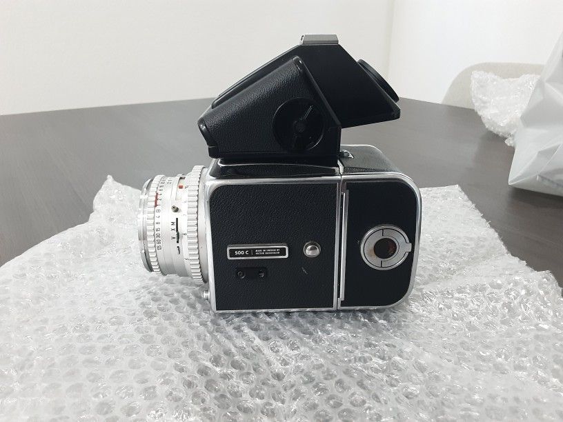 Hasselblad 500c Medium Format Camera (Excellent Condition) With Carl Zeiss Planar F/2.8 80mm Lens, A12 Film Back, AE Prism Finder
