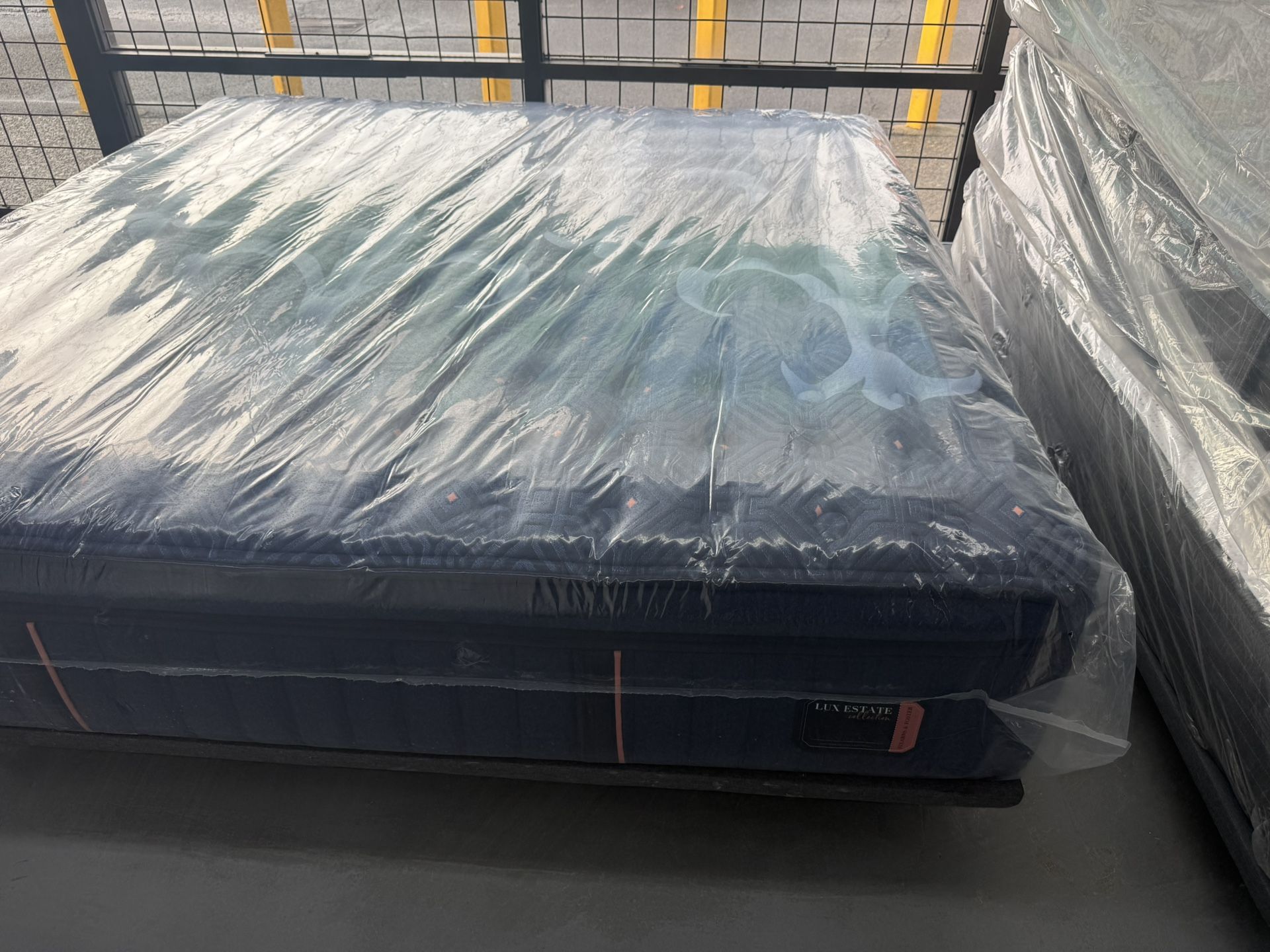 KING SIZE STEARNS & FOSTER LUX ESTATE (FIRM) PILLOW TOP MATTRESS & BOX SPRINGS BED SET