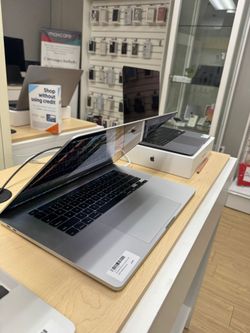 MacBook Pro 15" i9 2019 16GB RAM 512GB SSD