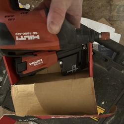 Cordless HILTI Self Feeding Drywall Gun 