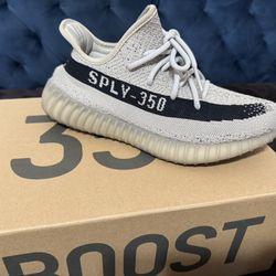 Yeezy Boost 350 V2