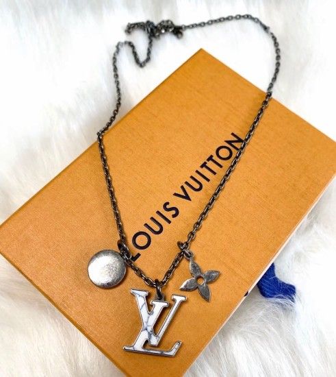 Three pendants, distressed, marbled logo, brass, necklace, unisex, couple's style