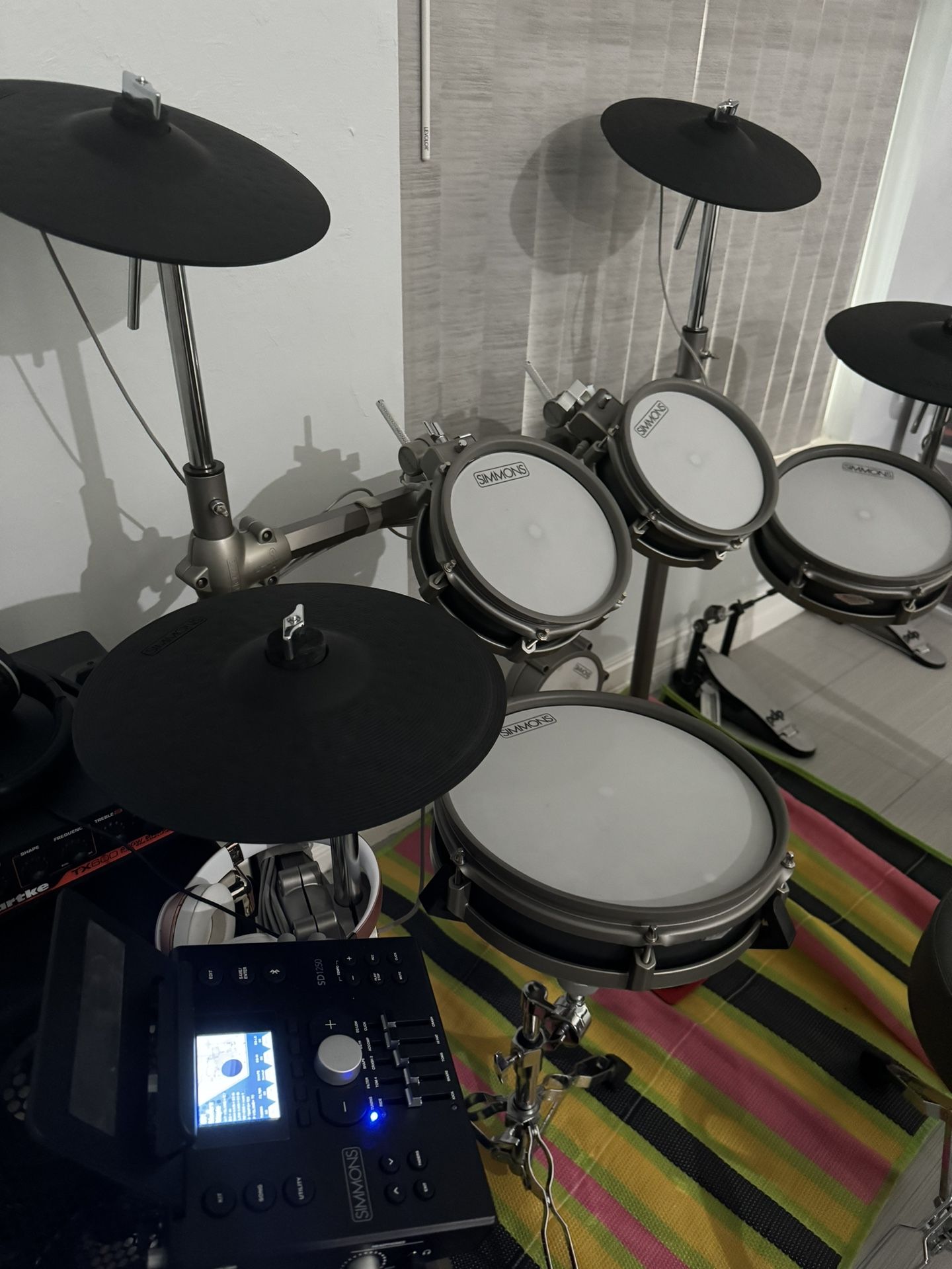 Simmons SD1250 Drum Set
