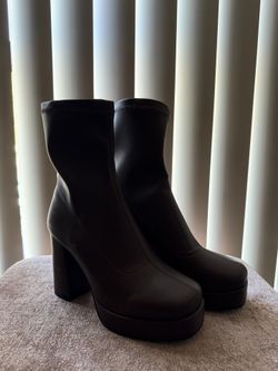Woman’s Brown Boots