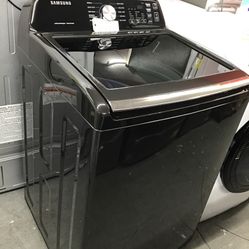 New Scratch And Dent Samsung Washer. 1 Year Warranty 