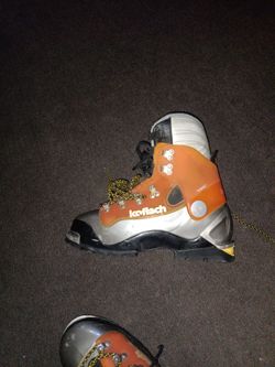 Vendo Koflatch boots size 8