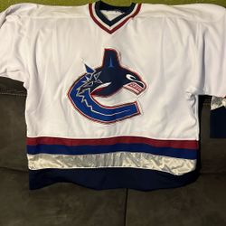 Canucks Jersey XXL