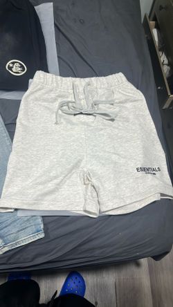 Essentials short size s