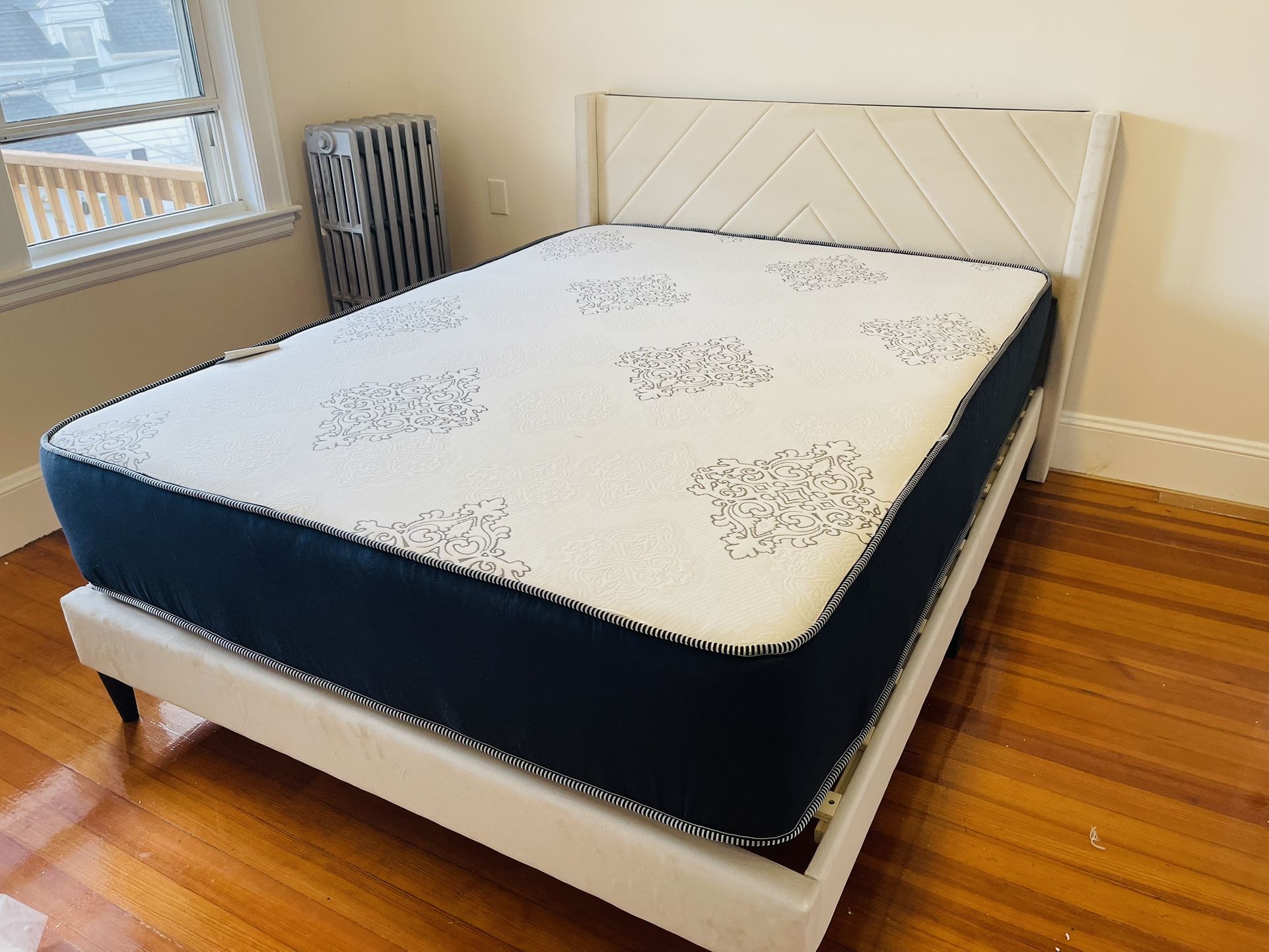 Mattress And Bed Frame Queen Size Brand New In Boxes Delivery π Available