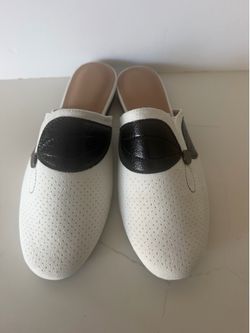 🖤 Black & White Chic Pointed Toe Slip-On Mules - Size 6.5 US woman’s