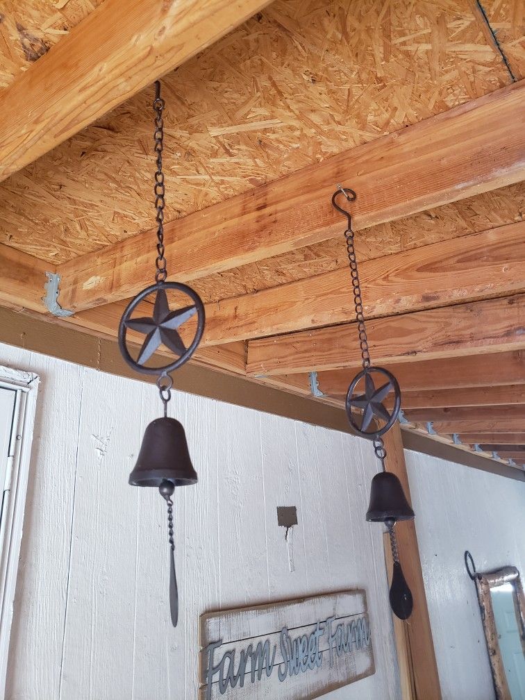 2 Metal Western Wind Chimes