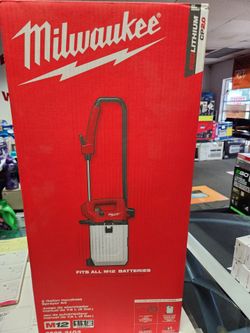 Milwaukee m12 2 gallon cordless handheld sprayer kit